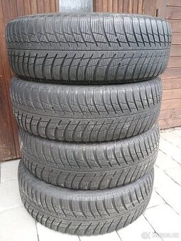 Zimní pneu 215/65/R17