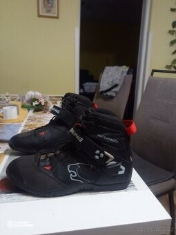 Nové motorkářský dámské boty 39