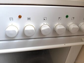 Sklokeramicky sporák