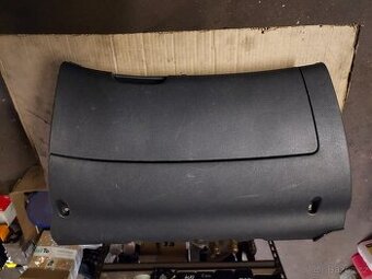 kastlík spolujezdce Octavia 2