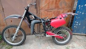 Gilera RC 125 mám kola, rám a výfuk