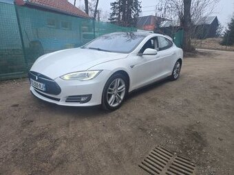 Tesla Model S P85+ Free Supercharger - 1