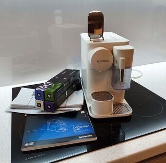 Prodám kávovar DeLonghi Nespresso Lattissima One