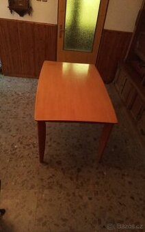 KUCHYŇSKÝ STŮL - MASIV - 1