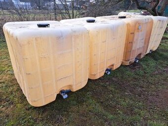 Vnitřní plastová nádrž (bublina) z IBC 1000l