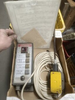 Autojeřáb, indikátor vysoké napětí