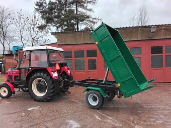 Sklápěcí kára za traktor