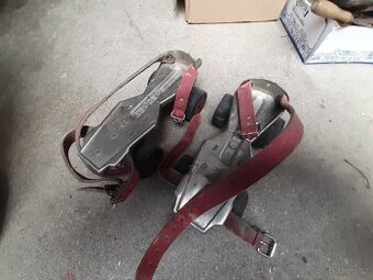 Starodávné kolečkové brusle