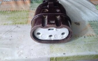 Zásuvka 380V 25A plochá 4 kolík