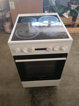 Sporák sklokeramický Mora C726AW