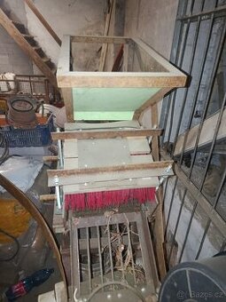 Čistička na česnek a cibuli