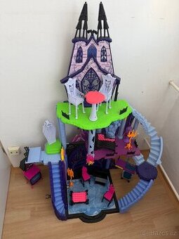 Velký zámek monster high