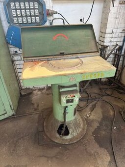 Bruska hrncová rovinná