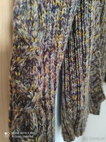 Ručně pletený svetr