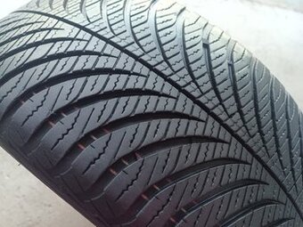 215/50 R17 GOODYEAR (1117)