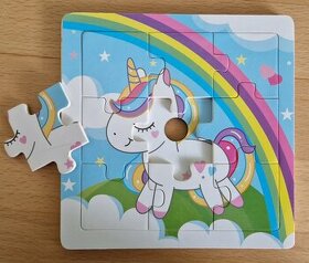 Montessori hračka - dřevěné puzzle Jednorožec