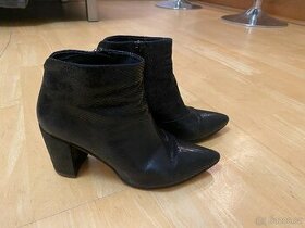 Černé kožené kotníkové boty/kozačky Vagabond vel. 36