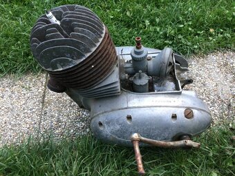 Prodám motor jawa 175 + karburator úklid - 1