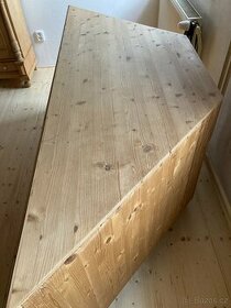 Stolek pod TV