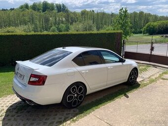 Škoda Octavia III RS 2.0tdi 135kw webasto ,manual
