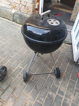 Prodám lacno gril weber - 1