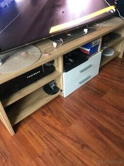 Stolek pod TV - komoda
