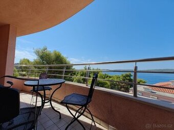 Plně zařízený apartmán jen 100 m od moře – Trogir, 240.000 €