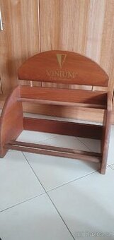 Stojan na vino