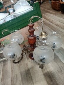 Lustry a lampa