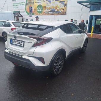 Prodám Toyotu CH-R r.v.2017