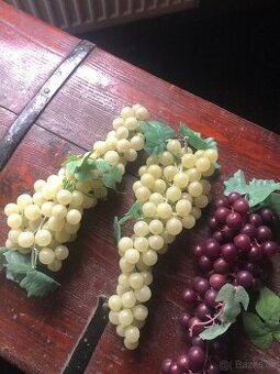 Umělé révové hrozny vhodné do vinotek