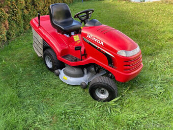 Zahradní traktor Honda 2417