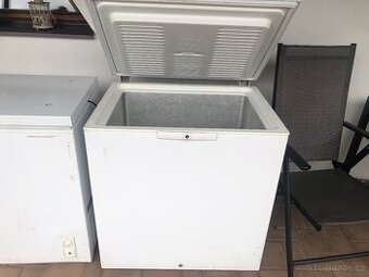 Pultový mrazák Whirlpool