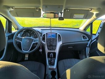 Opel Astra J Sport Tourer 1,7 CDTi + tažné
