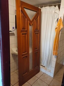 vchodové dveře masiv