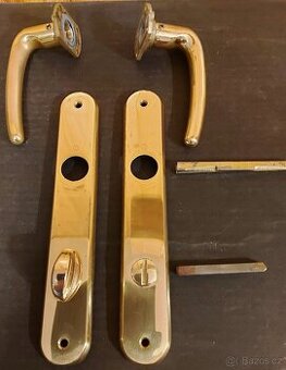 Dveřní kování HOPPE se zadlabávacím zámkem GEGE na WC