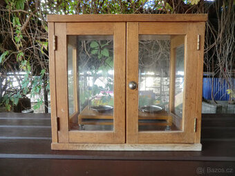 Prodám staré laboratorní váhy