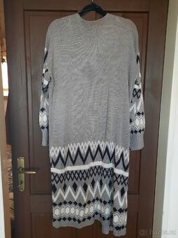 Dámský dlouhý pletený svetr