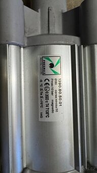 Pneumatický válec 2 ks