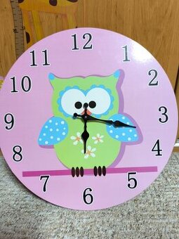 Dřevěné hodiny se sovičkou