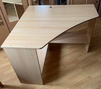 SLEVA Stůl kancelářský nebo domu, např. dět. pokoje - Rohový