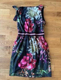 Letní kvalitní šaty Sisley, M