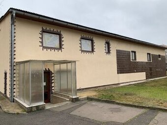 Prodej sportovního komplexu s posilovnou a squashem 590 m2