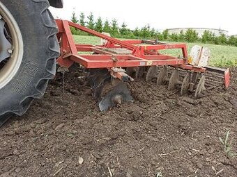 Diskový podmítač 2,7m Akpil s drobícím válcem