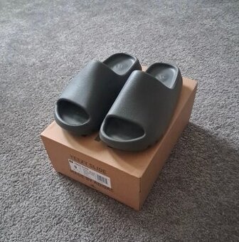Adidas YEEZY Slide Granite vel. 43