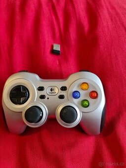 Gamepad Logitech F710 Wireless - 1