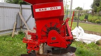 Prodám sazeč brambor SA-074 - 1