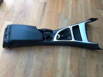 BMW E87 LCI tunel + loketka + brzda + řazení