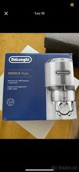 Vystavený kávovar DeLonghi Dedica Style