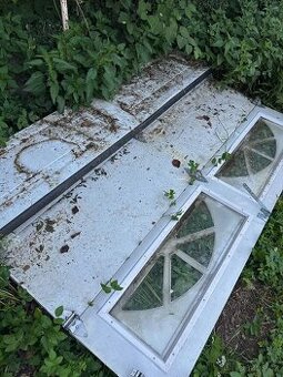 Elektrická Garážová vrata - 1 ovladač, funkční